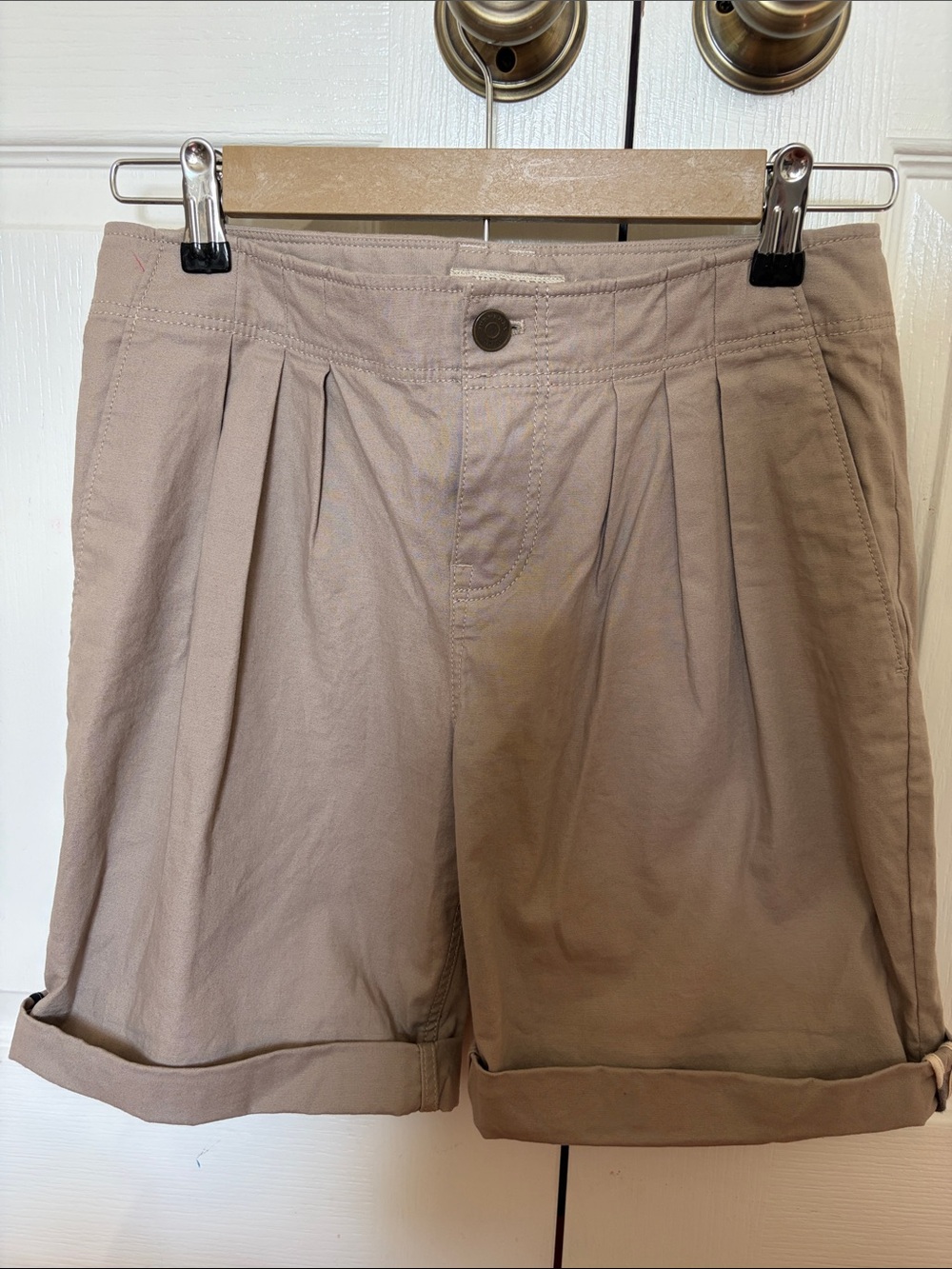 Burberry Taupe Pleated Cotton Roll-Cuff Shorts